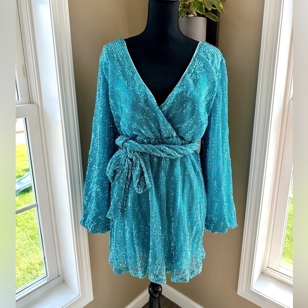 HELLO MOLLY | Static Memory Sequin Long Sleeve Mini Dress - Picture 3 of 5